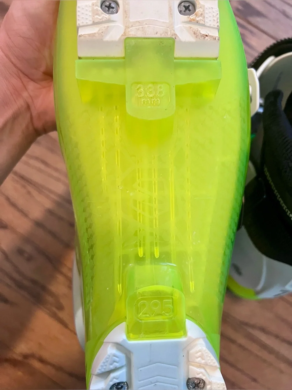 Acid Green/White Avanti AX 120’s